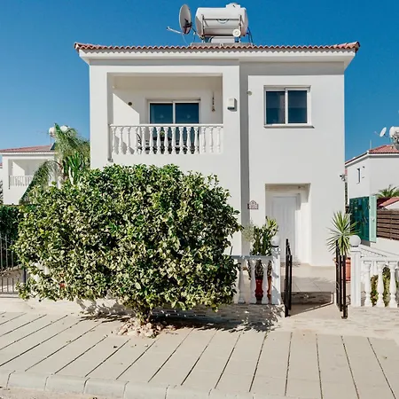 Lemon Tree Paralimni